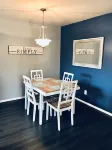 Bright, stylish retreat near the Foothills