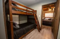 Hillbilly Hideaway at Wolfpen Gap Polk County 호텔