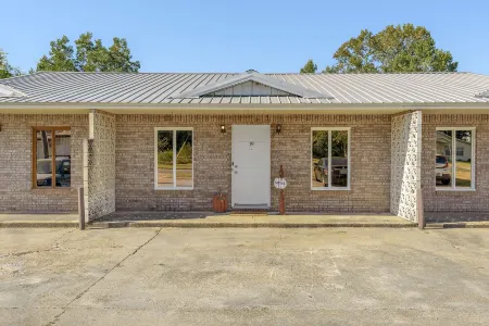 19 Green Acres Cozy Apartment