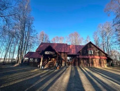 Eye of Denali: Denali View/River Front