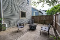 Family & Friends Stay- Free Parking, Wifi, Fully Functional Kitchen - Bungalow