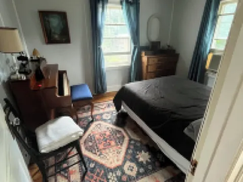 Rabbit Run - Cozy cottage in the heart of Walloon Lake Village. Family-friendly! Hotels in Melrose Township