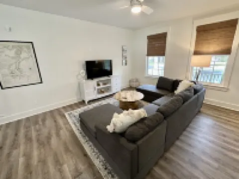 Coastal Charm - Bluffton Retreat Hotels in Bluffton