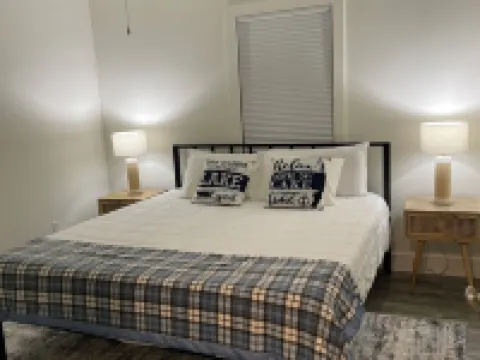 Modern Waterfront Lakehouse Sleeps 8, Dock, Mountain Views & Close to Middlebury Hotels in Addison County