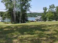 Cozy Cottage with stunning views of Stover's Cove.