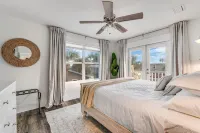 6 BR 5 baths private heated pool  Games 1 minute to beach Sleeps 2-19