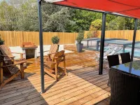 Near Soulac/sea House sleeps 6 with indoor heated swimming pool
