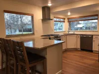 Fireweed House - Elegant Downtown Escape with Local Flair