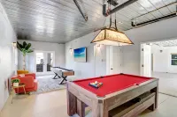 🌴☀️New Vacation Home! Steps from Beach! 4/2.5, Sleeps 8 ☀️🌴 Hotel a Redington Beach