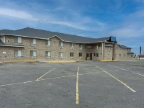 Super 8 by Wyndham Cozad Hotels in Dawson County