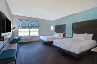 Tru by Hilton Fort Walton Beach - parking