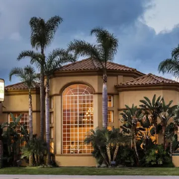 Wyndham Garden San Diego Near SeaWorld Отели рядом с достопримечательностью «Район Либерти-Стейшен»