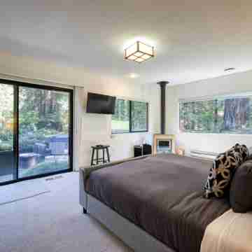 Forest Ridge - Private Estate w/ Hot Tub and Sauna Rooms