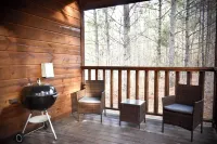 Couples Getaway-Romantic Bathtub/Outdoor Fire Pit - 4-Star