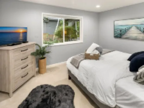 The Cottage at Lake Sammamish, Generator, Dog Friendly, Lake Access Hotels in Sammamish