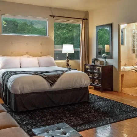 West Sedona 4Br Luxury Home on Private Half Acre w/ Hot Tub & Red Rock Mt Views!