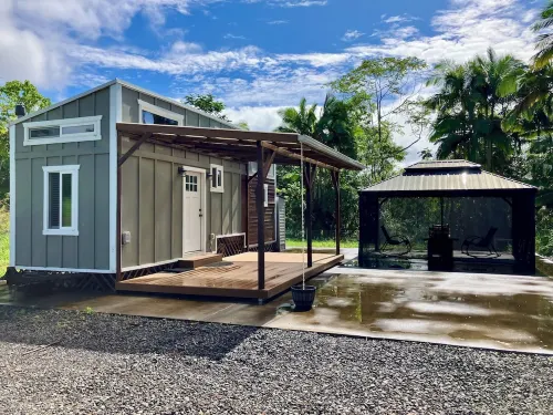 Gorgeous Eco Tiny Home on Organic Farm Within 5 Minutes of Downtown Hilo.