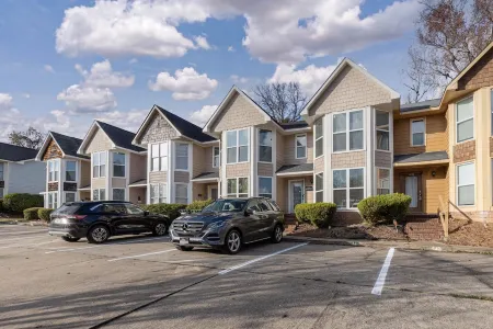 Charming Townhouse - great walkable area 5 min from Downtown