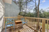 Oakwell Townhome - King Bed Suite minutes from Texas A&M