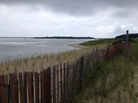 5 Star Accomodations - Less than a mile to Monument Beach