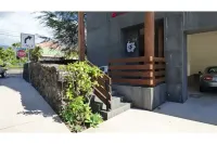 Luxury Modern /AC/5 STAR LOCATION/WALK 2 BEACH