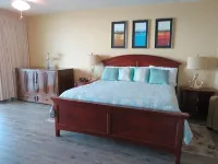 Great Views! Spacious 3B/3Ba sleeps 11, Lazy River, Mini Golf,  many amenities. - 按摩浴池