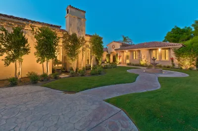 Contemporary home at G.Norman/PGA West w/stunning mt.views w/pool & spa #227298 라 퀸타 도서관 주변 호텔