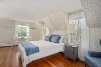 Gorgeous River Views! On Rails to Trails and just steps to quaint Collinsville Hotels in Canton