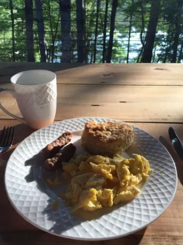 Lake James Country-style House - Deep Cove, Pool, Screen Porch, Kayaks & SUP!
