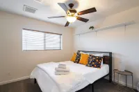 Happy Harmont House Hotels in Glendale