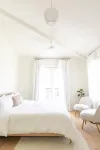 Guest House Raleigh - balcony