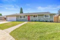 Beautiful & Comfortable Home in Central Point Hotels in Central Point