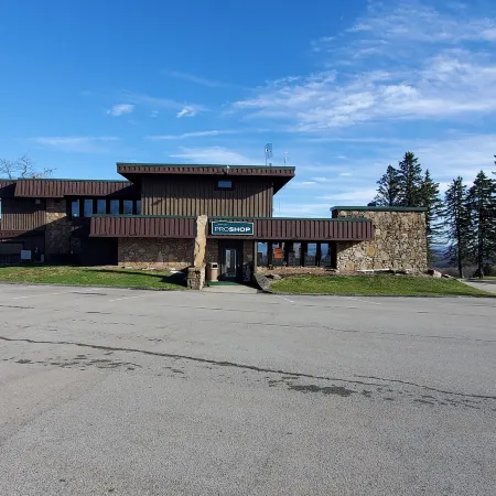 Seven Springs Mtn. Villas Condo - Ski, Golf, Hike, Sporting Clays, & Relaxation!