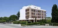 Hotel Emporda Hotels near Castell de Sant Ferran