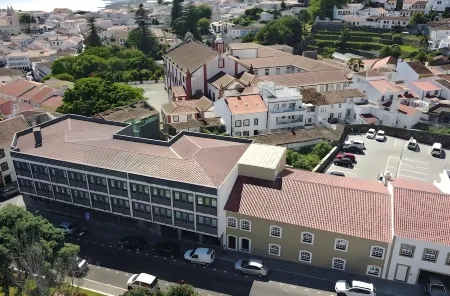 Hotel Cruzeiro Отели в г. Ангра-ду-Эроижму