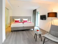 Schlosshotel Monrepos - parking