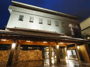 Ryokan Asukasou at the Entrancne of Nara Park