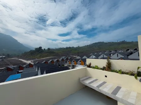 Villa Mahija Sentul by Vasaka Villa Отели рядом с достопримечательностью «Bumi Kepanduan Sentul»