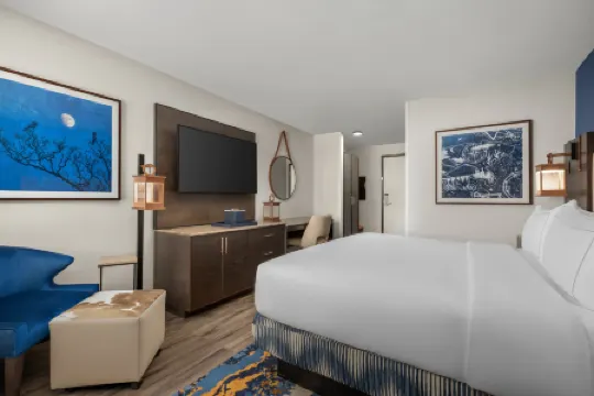 Hotel Westport Kansas City, Tapestry Collection by Hilton