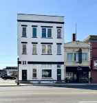 Downtown condo Cozy 2-bedroom  with WiFi, AC in charming Owensboro Hotels near International Bluegrass Music Museum office
