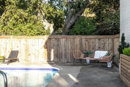 Porter #10 - Perfect Ocean Springs location with Pool - near Beach and Downtown!