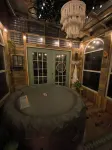 Intimacy Suite- AdultRoom-Spa House w/Hot Tub-420 Friendly-Hiking trails & more!
