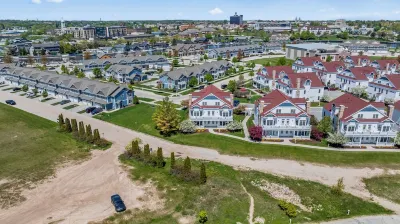 Lakeside Condo - 2BR, Lake Michigan Views & Massage Chair Hotel dekat Dumper Dan's Fishing and Lodging