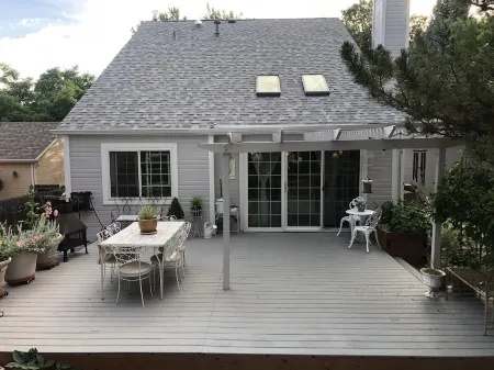 Bright & Cozy Cottage- Serene Artist’s Home Отели в г. Lafayette