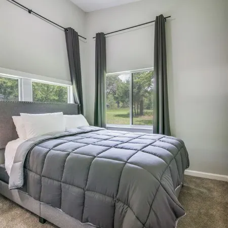 Relax with the whole family in our cozy and peaceful TLC -Tranquil Lake Cove.