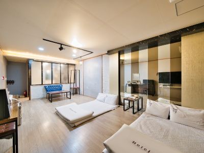 Yeongcheon CL Hotel