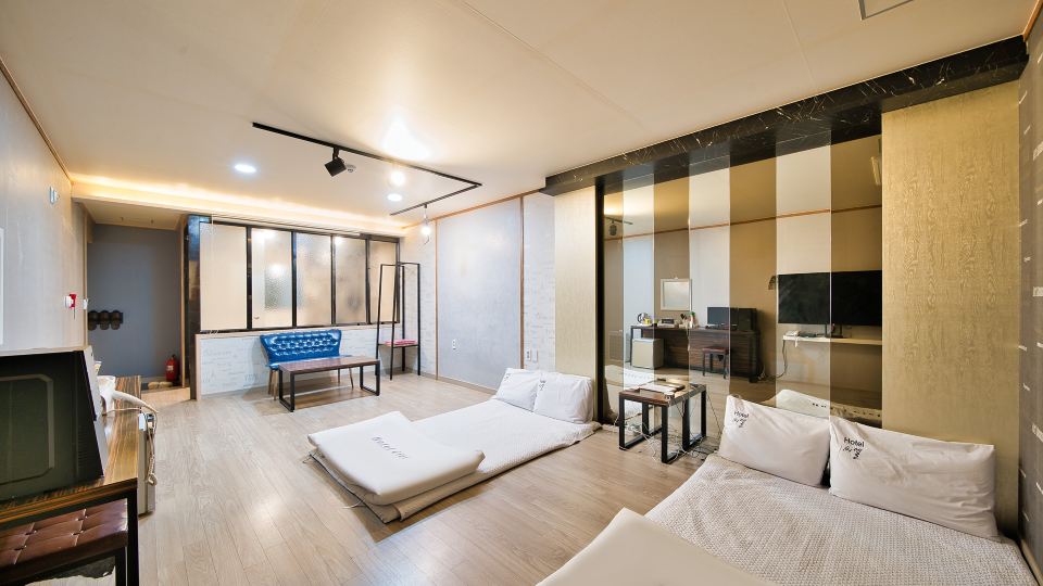 Yeongcheon CL Hotel