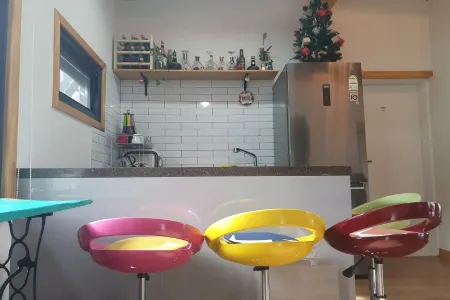 Gyeongju Happy House Pension Отели рядом с достопримечательностью «Gyeongju National Park»