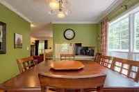 Oasis of Sautee, 4-bedroom loaded house in Clarkesville, 9 miles form Helen Ga