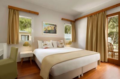 Executive Junior Suite Garden View Wyndham Loutraki Poseidon Resort Photo